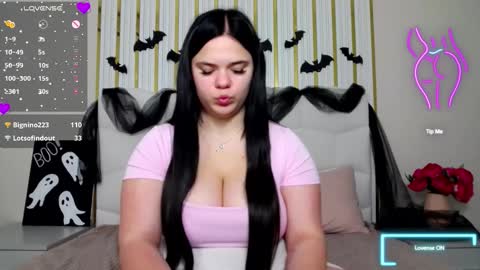 Snapshot of eliss_stoun chatting on 10-25-25, 06:10 Eliss online show from 10-25-25, 06:10