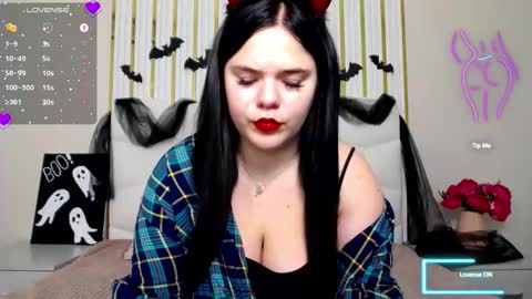 Snapshot of eliss_stoun chatting on 10-26-25, 07:03 Eliss online show from 10-26-25, 07:03