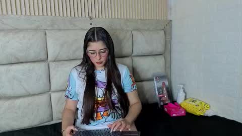 Snapshot of elisvega chatting on 02-03-26, 01:48 elisvega online show from 02-03-26, 01:48
