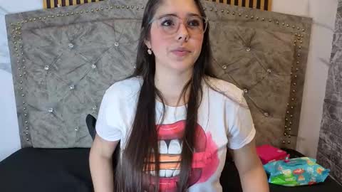 Snapshot of elisvega chatting on 03-11-26, 02:17 elisvega online show from 03-11-26, 02:17