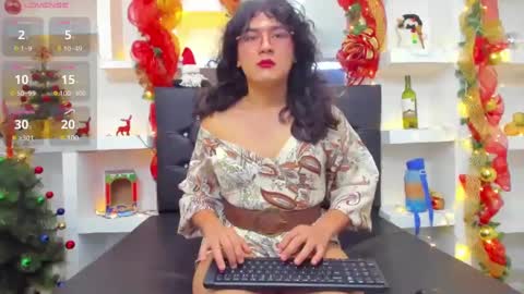 elith_berry69_ online show from 12-17-24, 10:11