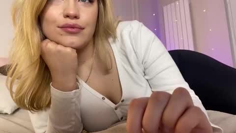 Stephanie online show from 12-20-25, 06:59