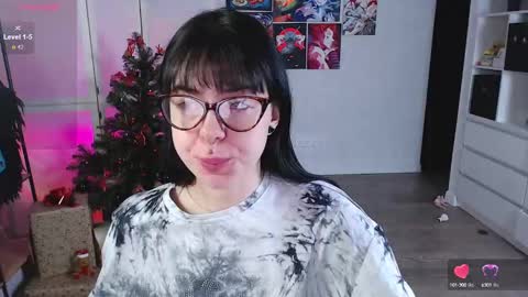 Snapshot of eliza_benet_ chatting on 01-08-25, 04:44 Ari online show from 01-08-25, 04:44