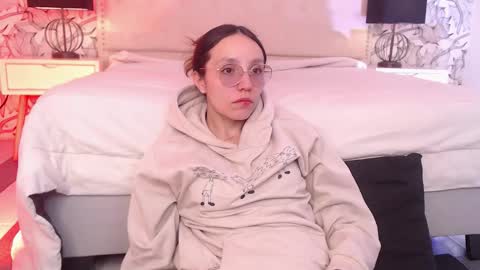 Eliza online show from 09-12-25, 08:42