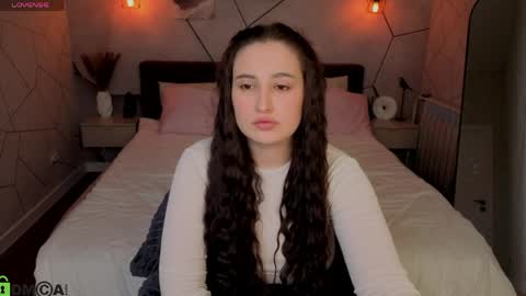 Snapshot of elizabet_collins chatting on 04-23-26, 09:19 Elizabet online show from 04-23-26, 09:19