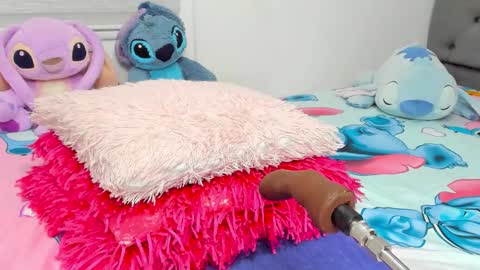 Snapshot of elizabeth_18_ chatting on 11-05-25, 03:06 ELIZA online show from 11-05-25, 03:06