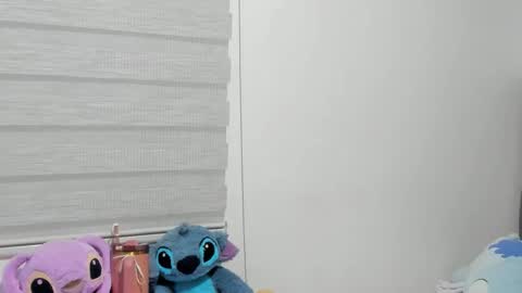 Snapshot of elizabeth_18_ chatting on 11-22-25, 03:38 ELIZA online show from 11-22-25, 03:38