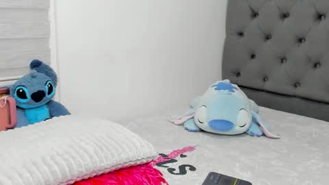 Snapshot of elizabeth_18_ chatting on 11-23-25, 03:06 ELIZA online show from 11-23-25, 03:06