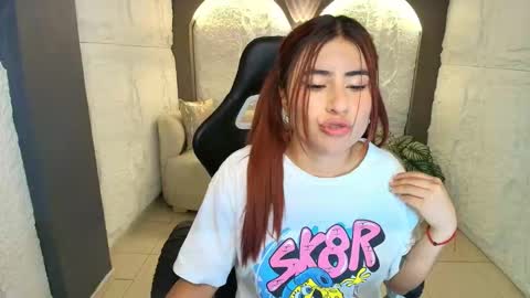 Elizabeth  online show from 03-12-26, 04:18