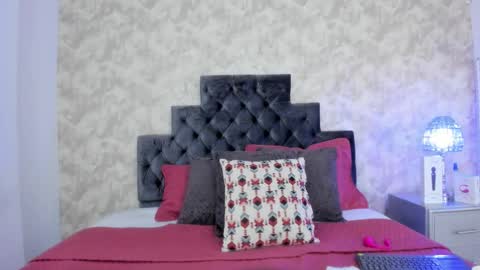 Elizabeth online show from 12-15-25, 09:08