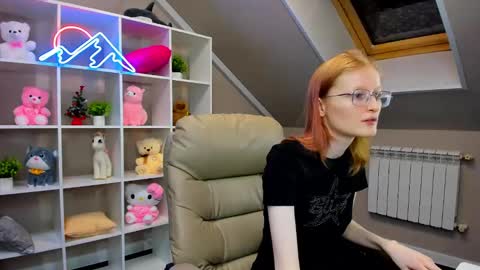 Elizabeth online show from 12-31-24, 01:04