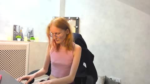 Elizabeth online show from 02-10-25, 02:05