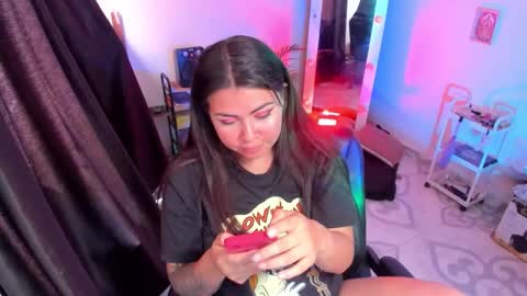 Snapshot of elizabeth_martinez98 chatting on 03-10-26, 02:33 Elizabeth Martinez online show from 03-10-26, 02:33