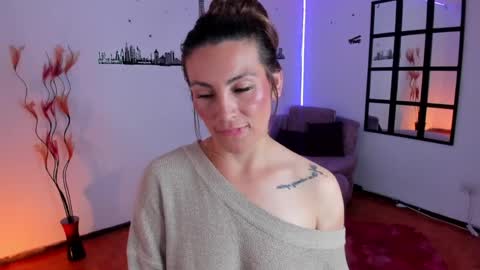 Elizabeth online show from 04-09-26, 09:53