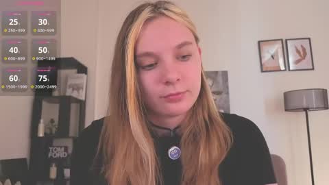 Elizabeth online show from 06-06-26, 01:11