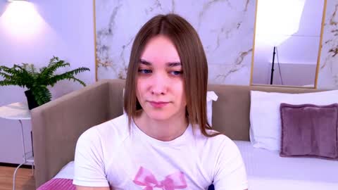 Elizabeth online show from 02-04-25, 03:26