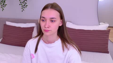 Elizabeth online show from 03-01-25, 01:53