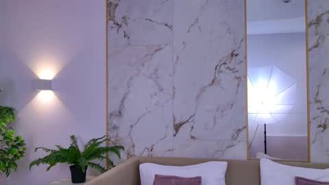 Elizabeth online show from 11-23-25, 04:07