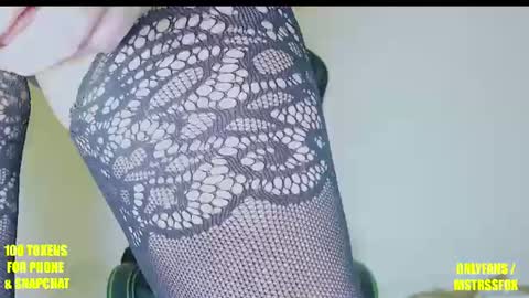 Snapshot of elizabethfox chatting on 06-12-26, 06:34 elizabethfox online show from 06-12-26, 06:34