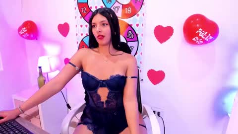 Elizabeth Rodrguez  online show from 02-15-25, 03:17