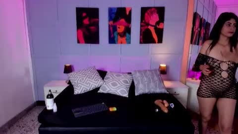 Snapshot of elizabethsantos chatting on 10-17-25, 08:33  Elizabeth online show from 10-17-25, 08:33