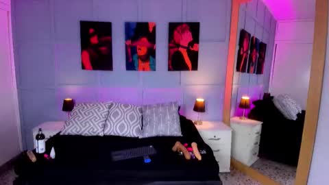 Snapshot of elizabethsantos chatting on 10-27-25, 10:47  Elizabeth online show from 10-27-25, 10:47