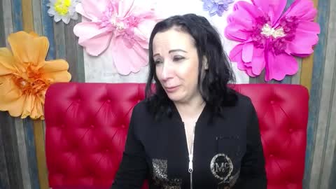 ElizabethSho online show from 11-22-25, 06:29