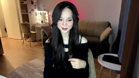 Snapshot of elizabetswan chatting on 04-21-26, 05:17 Elizabet online show from 04-21-26, 05:17