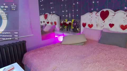 Snapshot of elizamayers chatting on 02-09-25, 11:04 Linda online show from 02-09-25, 11:04