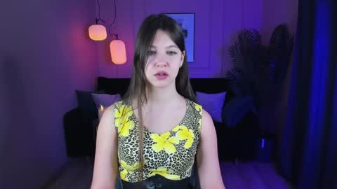 Snapshot of elizamild chatting on 01-12-25, 12:55 Eliza online show from 01-12-25, 12:55