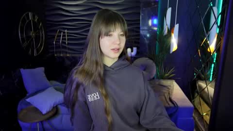 Snapshot of elizamild chatting on 02-27-25, 07:47 Eliza online show from 02-27-25, 07:47