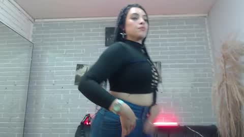Snapshot of elizatex chatting on 01-04-25, 08:05   online show from 01-04-25, 08:05
