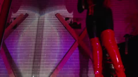 Snapshot of elizatex chatting on 01-18-25, 10:17   online show from 01-18-25, 10:17