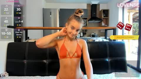 Snapshot of elizsweet chatting on 10-11-25, 10:47 Eliz                               online show from 10-11-25, 10:47