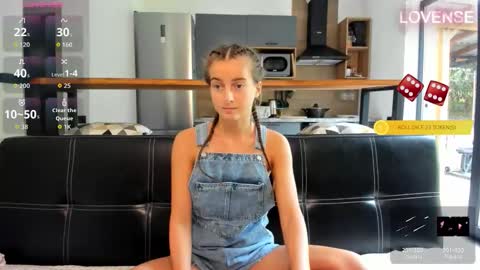 Snapshot of elizsweet chatting on 10-16-25, 08:48 Eliz                               online show from 10-16-25, 08:48