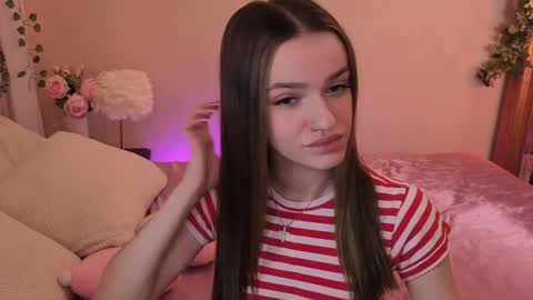 Snapshot of elizzza_ chatting on 05-09-26, 05:23 elizzza_ online show from 05-09-26, 05:23