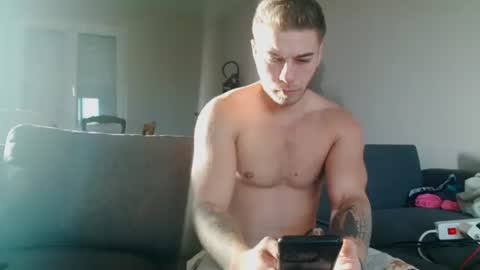 Snapshot of elkafit28 chatting on 11-12-25, 08:04 elkafit28 online show from 11-12-25, 08:04