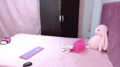 Ella  online show from 01-20-25, 05:04