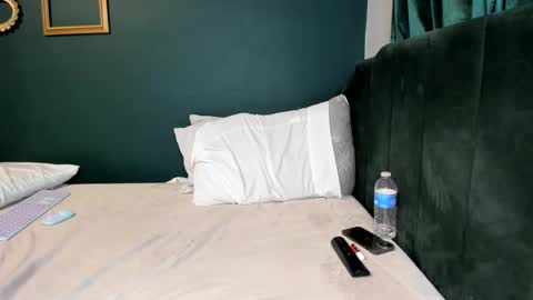 Ella online show from 01-23-25, 07:22