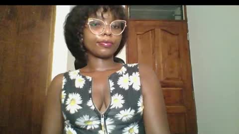 Snapshot of ella_laurel chatting on 03-07-25, 09:38 Ella online show from 03-07-25, 09:38