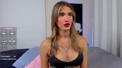 ella_mon online show from 01-15-26, 10:57