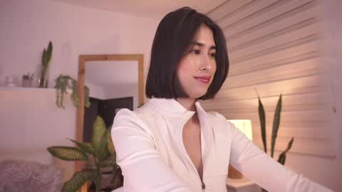 ELLA OWEN online show from 04-21-26, 01:42