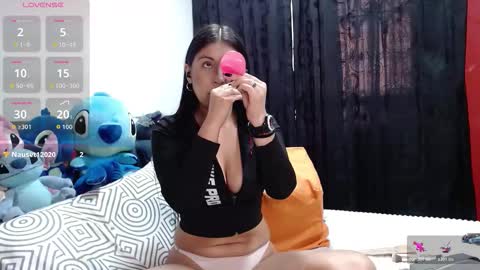 Snapshot of ella_rouse1 chatting on 11-22-25, 01:43 ella rouse online show from 11-22-25, 01:43