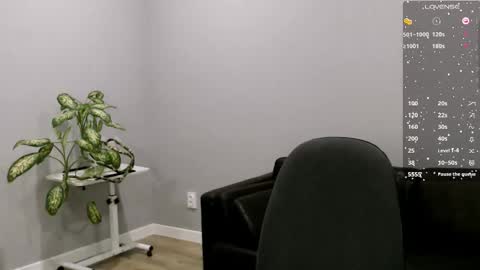 Snapshot of ella_sea chatting on 12-05-25, 07:28 Ella online show from 12-05-25, 07:28