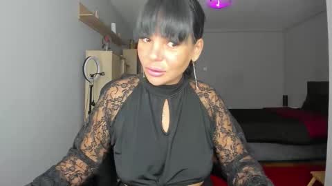 Ella online show from 09-30-25, 03:50