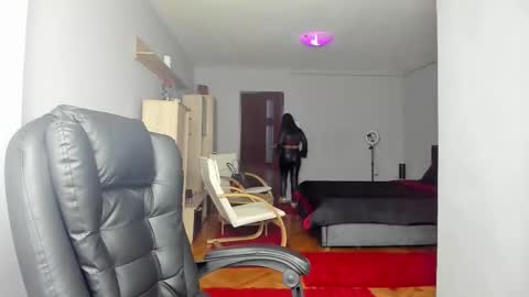 Ella online show from 10-30-25, 06:30