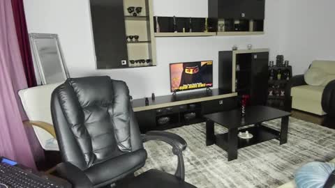 Ella online show from 04-07-26, 08:31