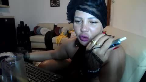 Ella online show from 04-26-26, 06:49