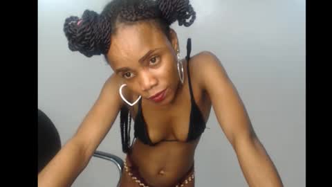 ella online show from 10-10-25, 07:02