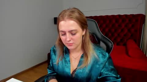 EllaBells online show from 07-17-26, 05:14